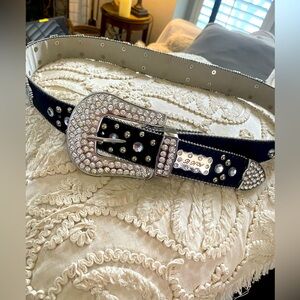 BHW Cowhide Western Rhinestone Bling Belt - NWOT / Size Large
